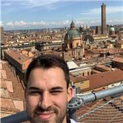 Inglés en general,también puedo dar clases de nivel bajo de italiano